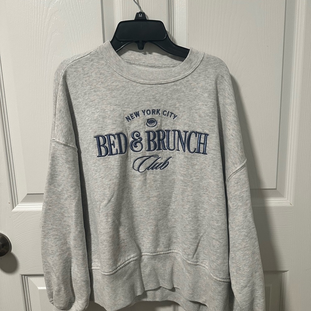 Abercrombie & Fitch Light Gray Sweatshirt